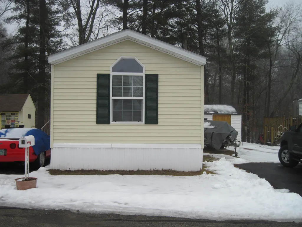 14 Horseshoe Drive Litchfield NH 03052