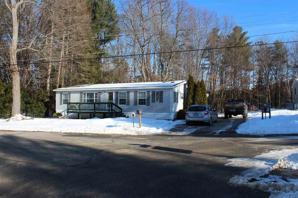 13 Brenda Street Nashua NH 03062