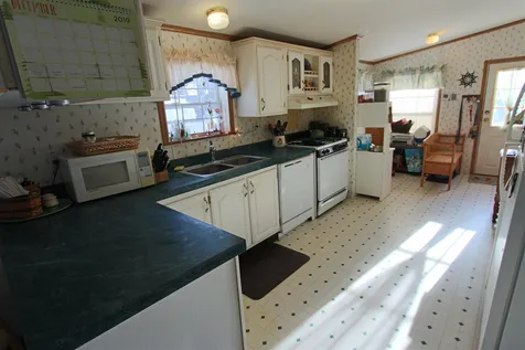 13 Brenda Street Nashua NH 03062
