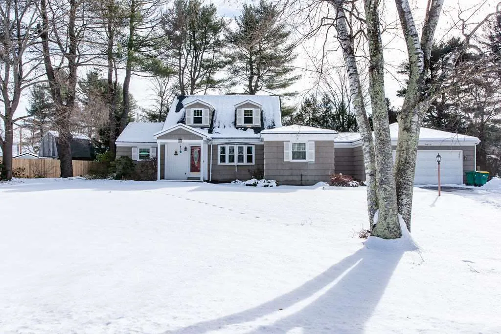 26 Lois Street Rochester NH 03867