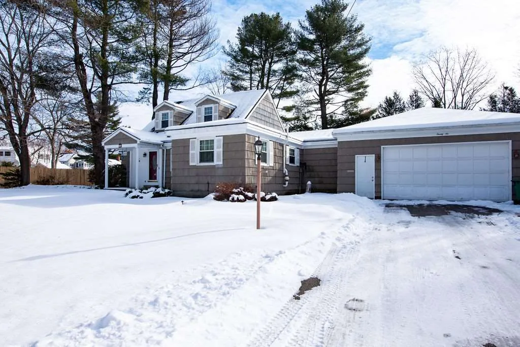 26 Lois Street Rochester NH 03867