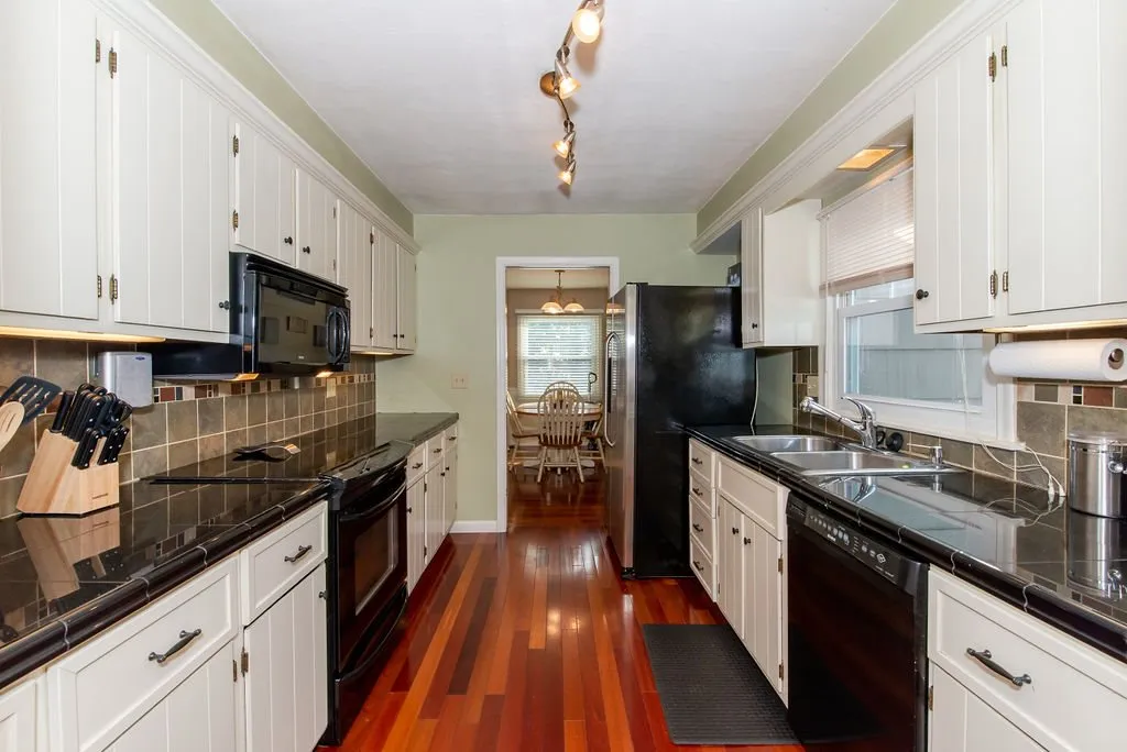 26 Lois Street Rochester NH 03867