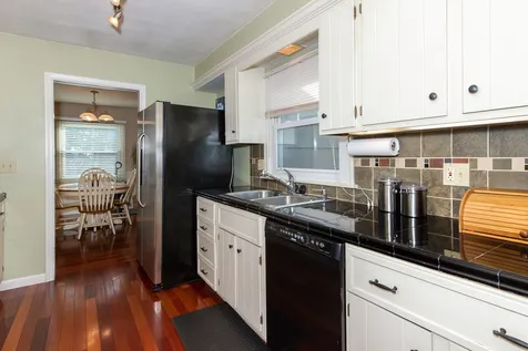 26 Lois Street Rochester NH 03867