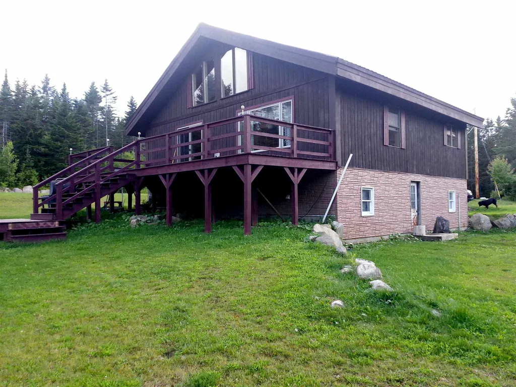 339 Pinnacle Road Newark VT 05871