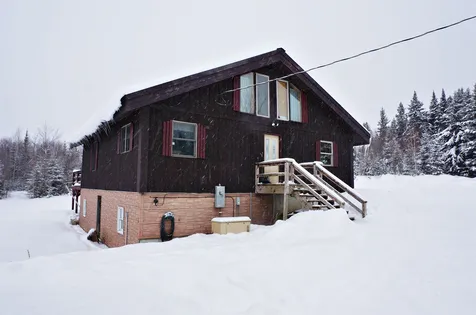 339 Pinnacle Road Newark VT 05871