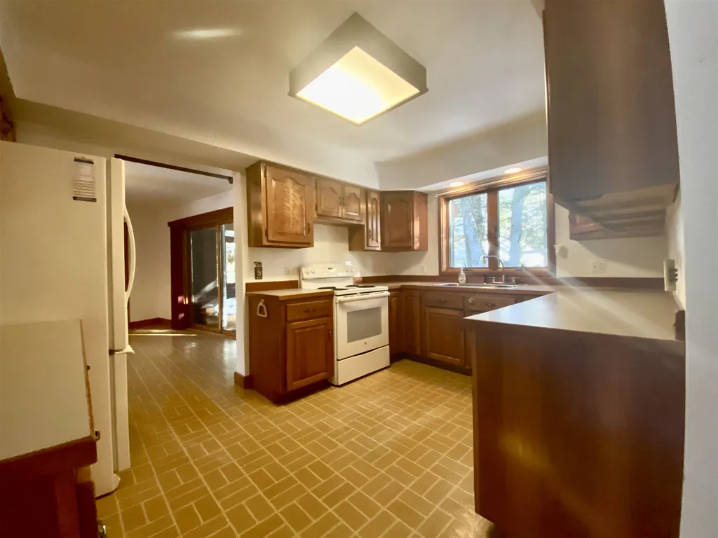 10 Twin Birch Lane Sunapee NH 03782