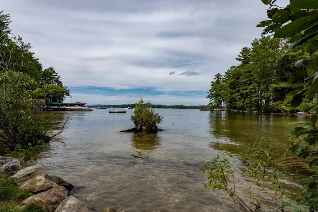 20 Pipers Point Lane Alton NH 03809