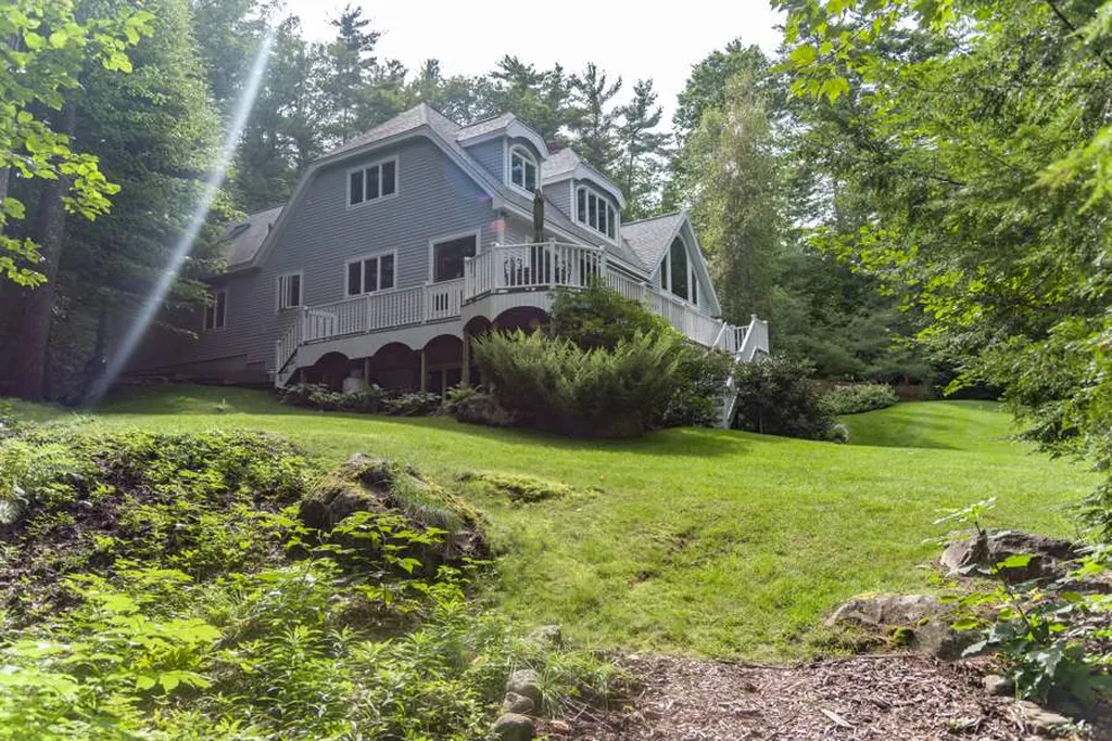 20 Pipers Point Lane Alton NH 03809