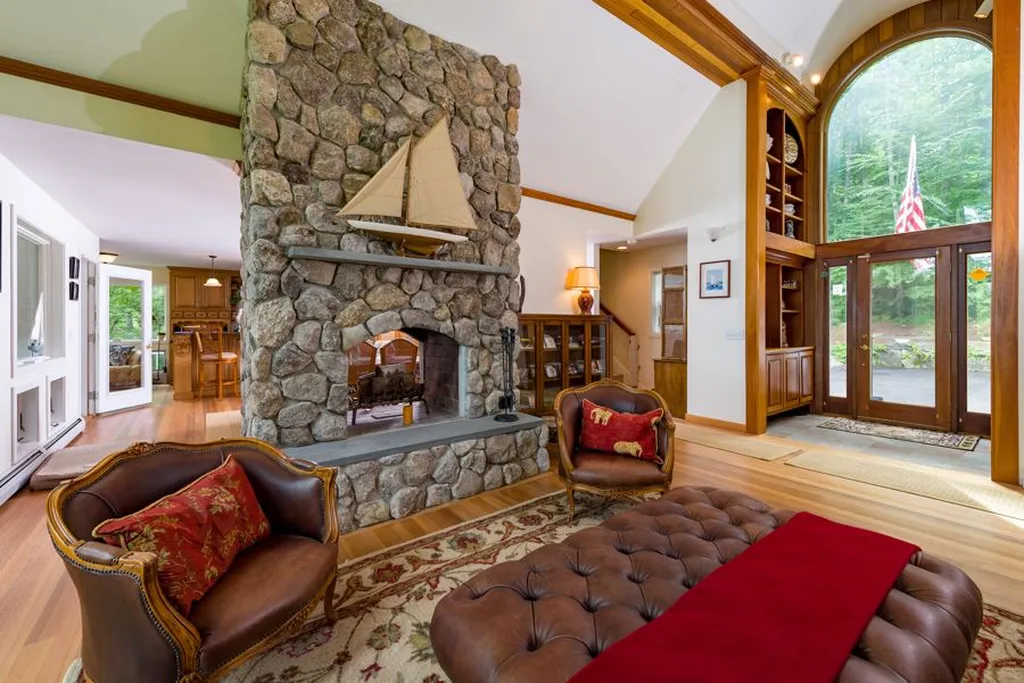 20 Pipers Point Lane Alton NH 03809
