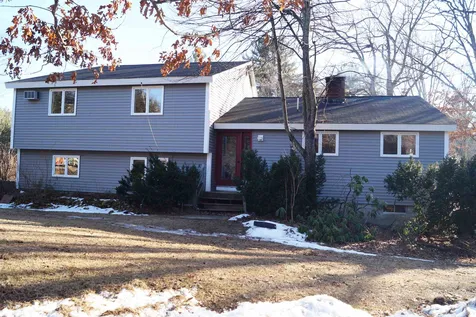 3 Edwards Drive Pelham NH 03076