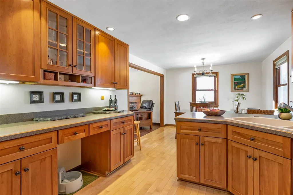 55 South Road North Hampton NH 03862
