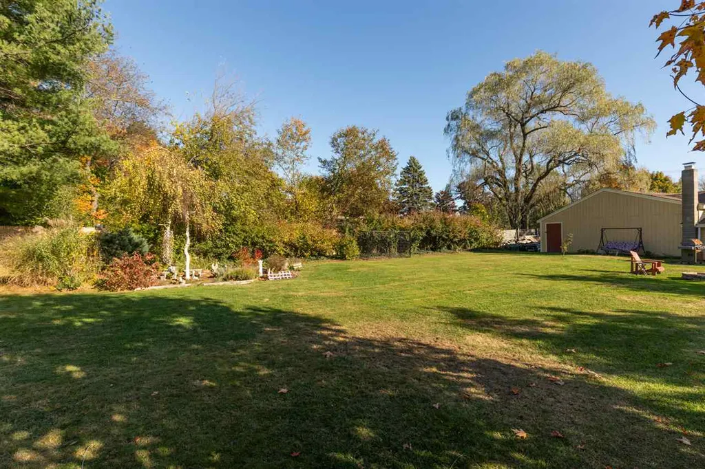 55 South Road North Hampton NH 03862