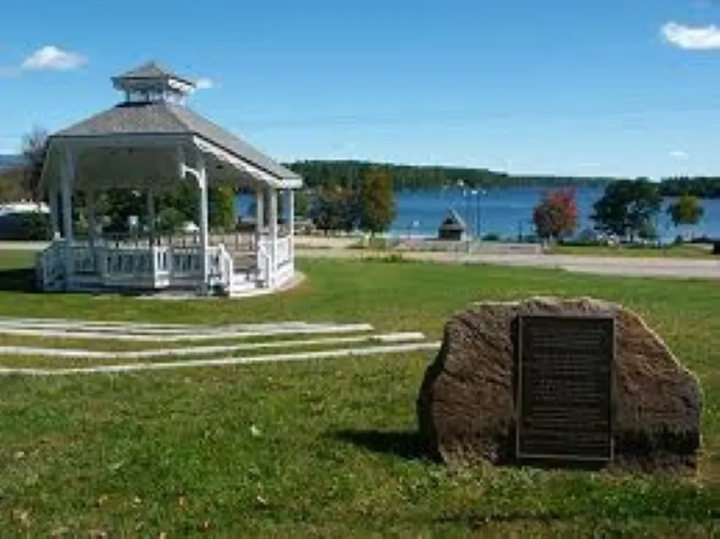 15 Eagle Ridge Road Center Harbor NH 03226