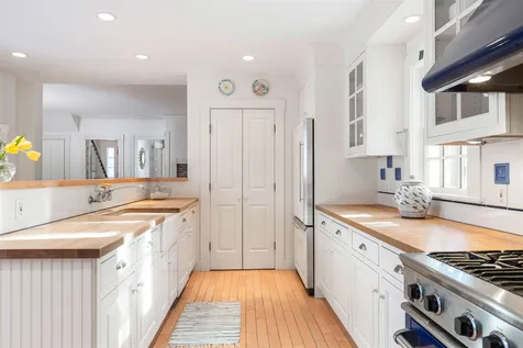 21 Mountain Avenue Woodstock VT 05091