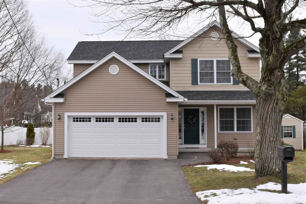 17 Dodge Street Nashua NH 03064