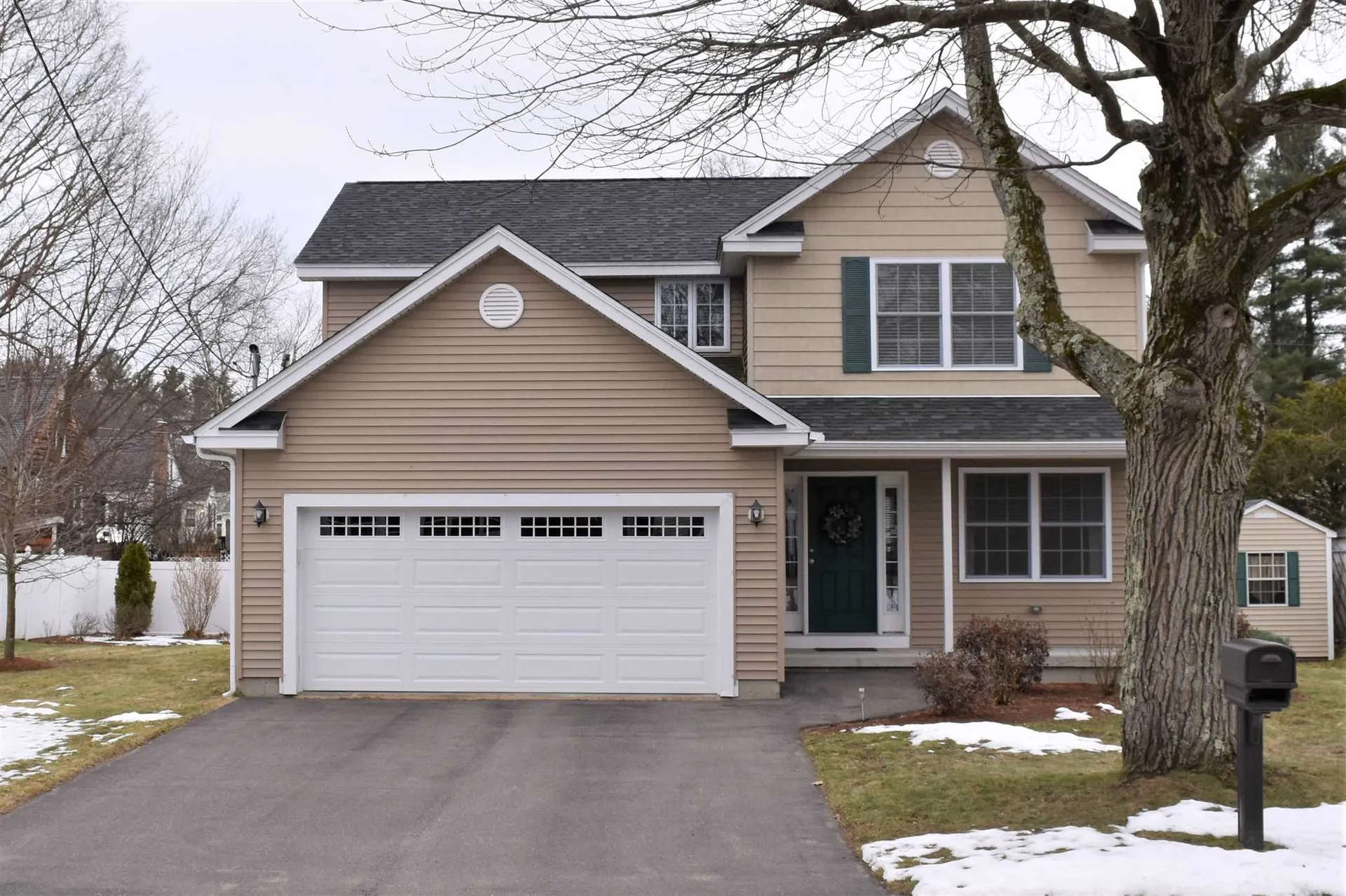 17 Dodge Street Nashua NH 03064