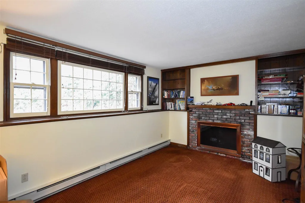 16 Griffiths Drive Durham NH 03824
