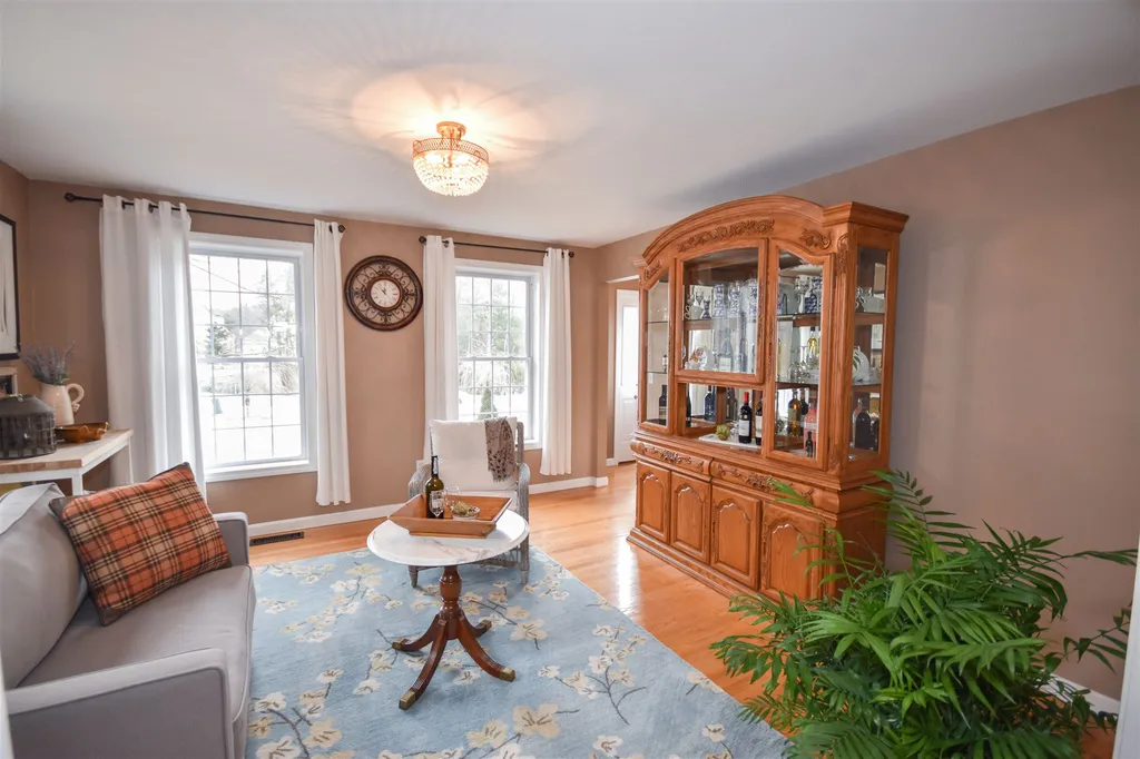 49 Quaker Lane Dover NH 03820