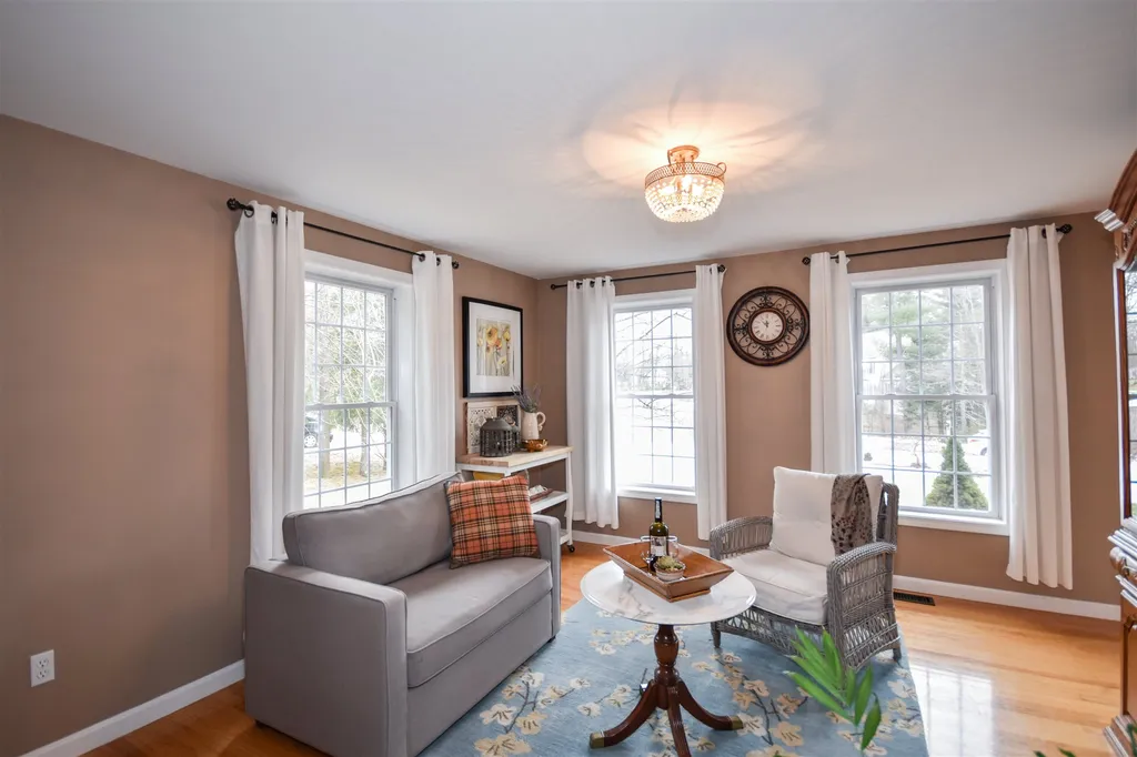 49 Quaker Lane Dover NH 03820