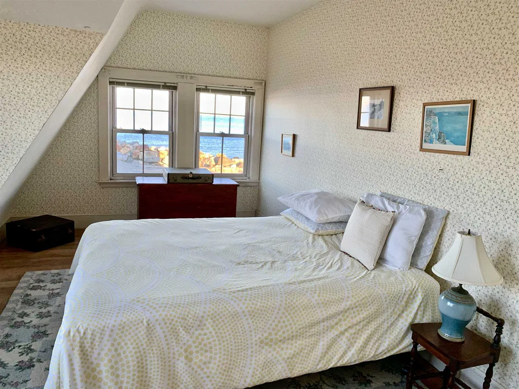 90 Ocean Boulevard North Hampton NH 03862