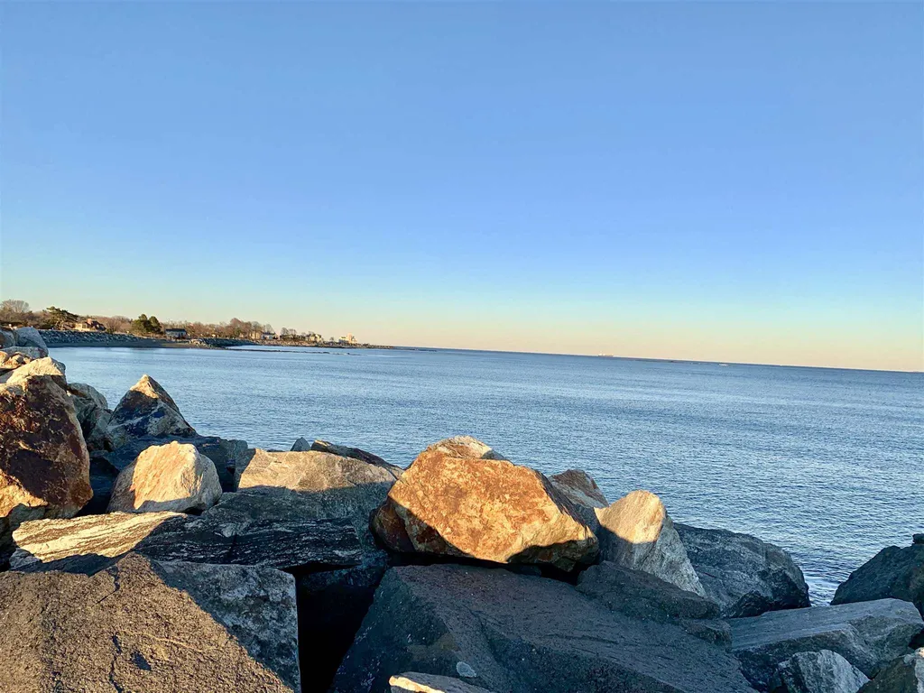 90 Ocean Boulevard North Hampton NH 03862