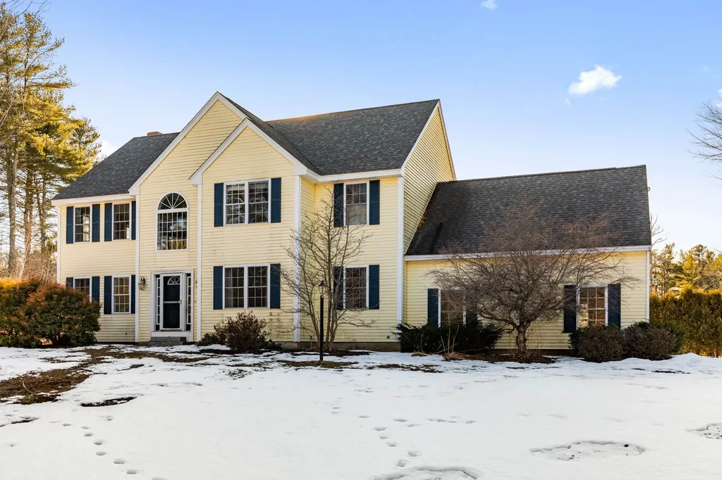 3 Clay Lane Lee NH 03861