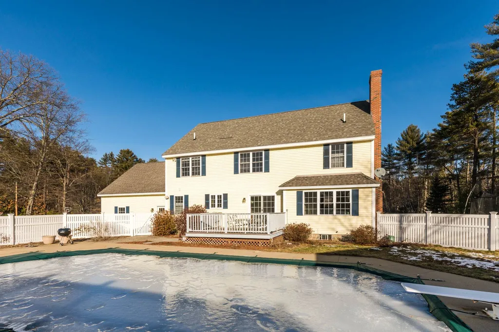 3 Clay Lane Lee NH 03861