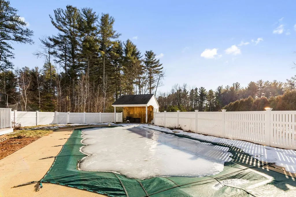 3 Clay Lane Lee NH 03861