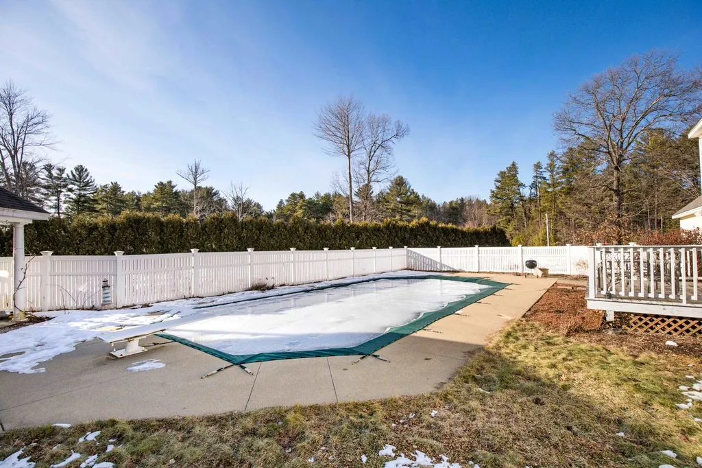 3 Clay Lane Lee NH 03861