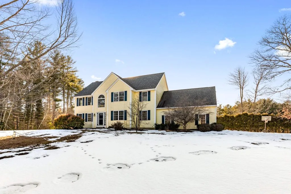 3 Clay Lane Lee NH 03861