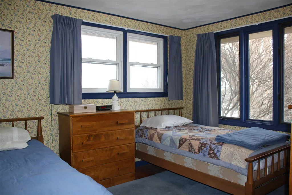 746 North Bingham Street Cornwall VT 05753