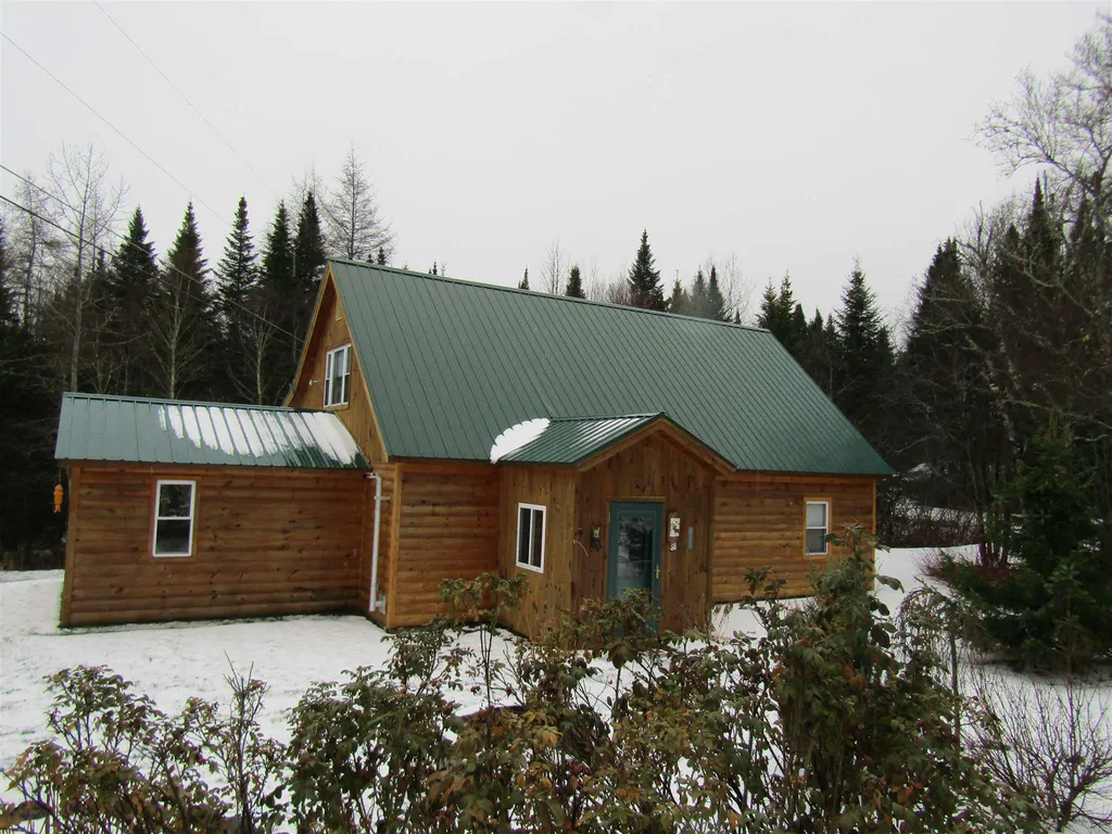 31 Woodcock Drive Pittsburg NH 03592