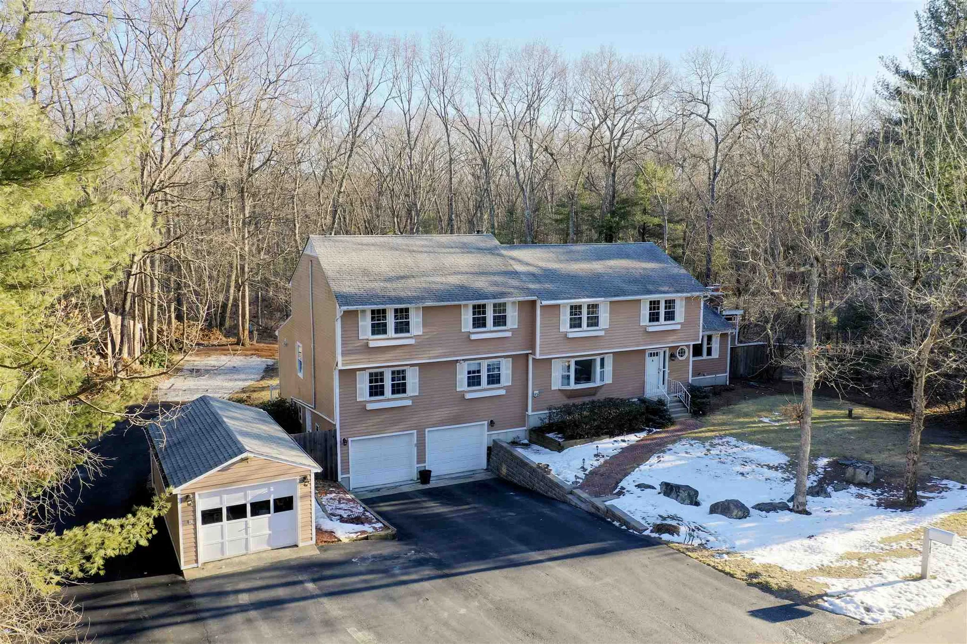 21 Richman Road Hudson NH 03051