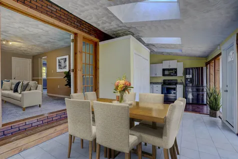 21 Richman Road Hudson NH 03051