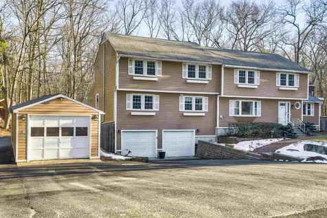 21 Richman Road Hudson NH 03051
