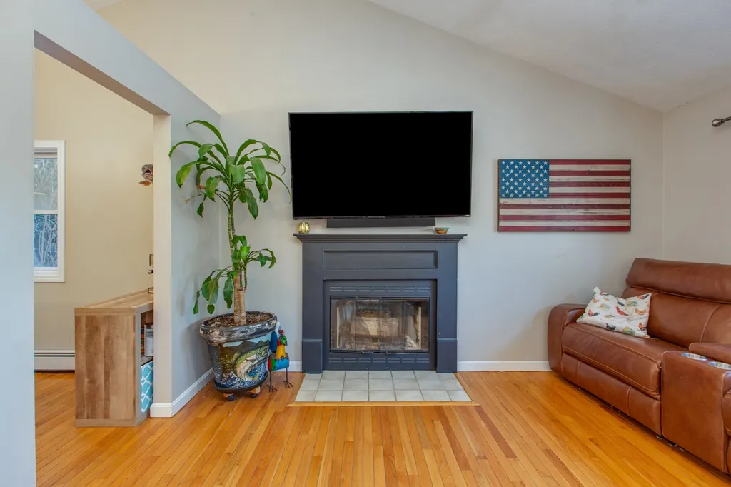 264 High Range Road Londonderry NH 03053