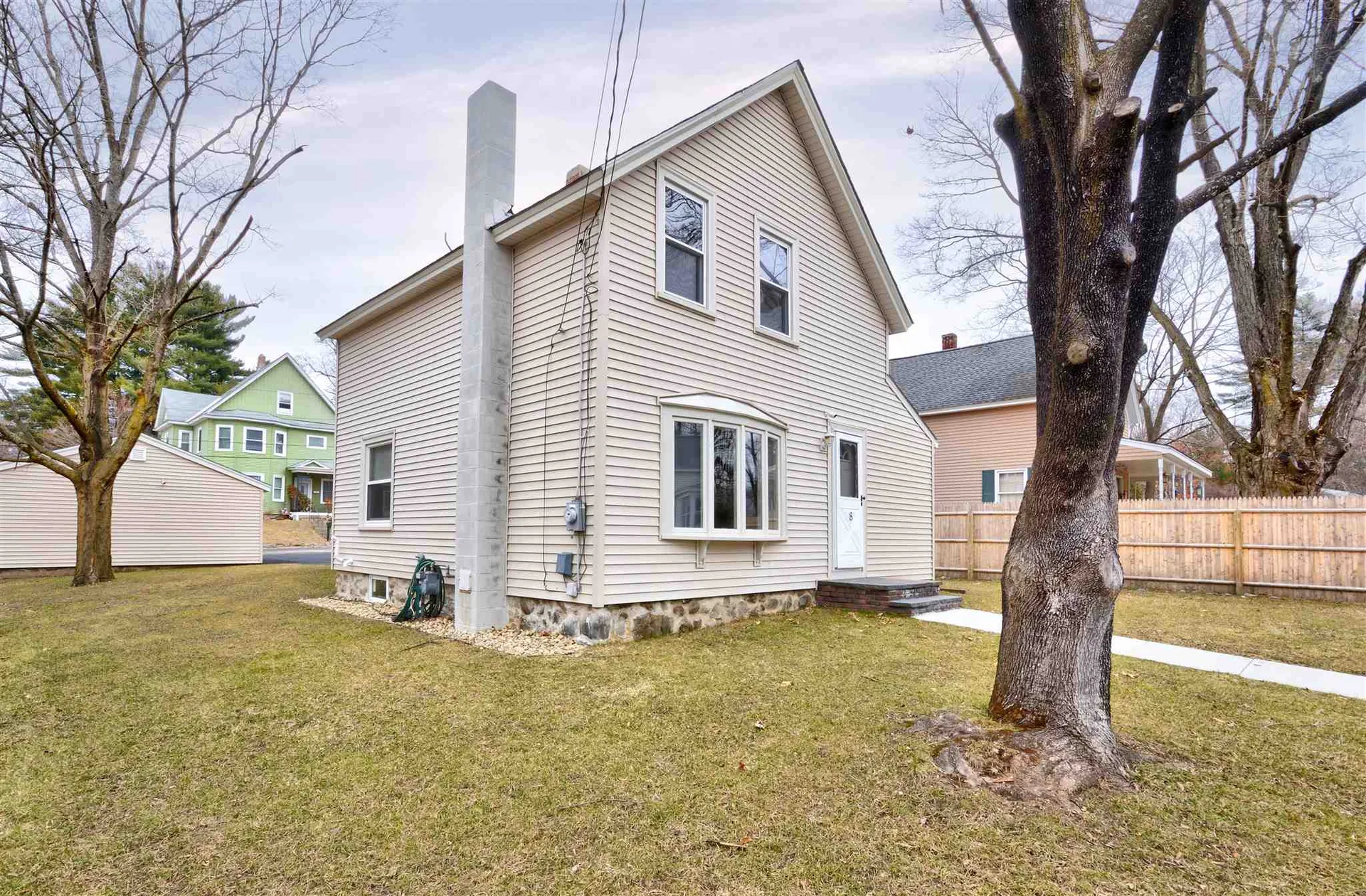 8 Water Street Hudson NH 03051