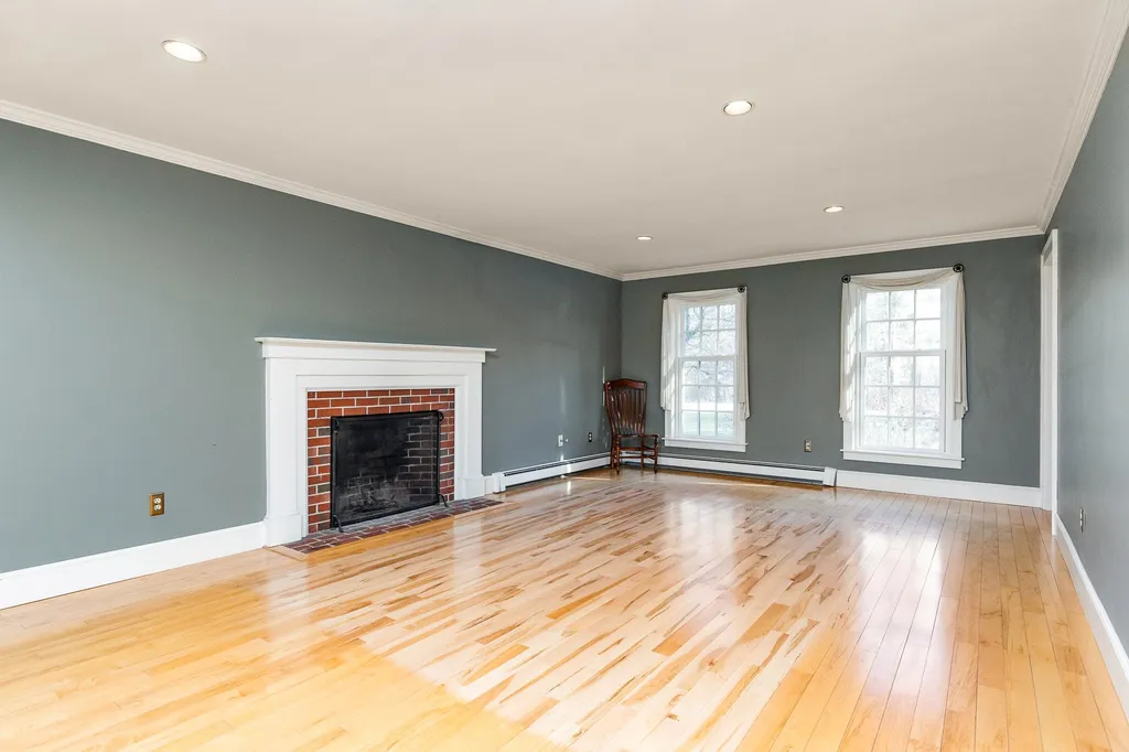 18 Smith Farm Road Stratham NH 03885