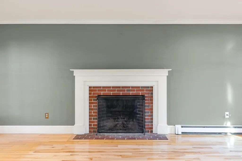 18 Smith Farm Road Stratham NH 03885