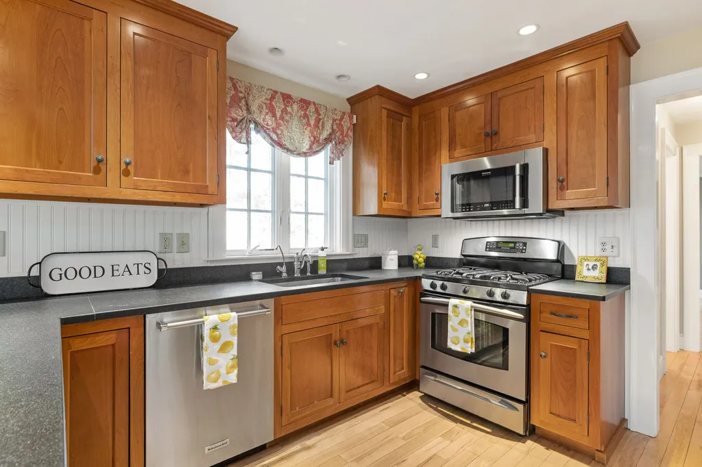 18 Smith Farm Road Stratham NH 03885