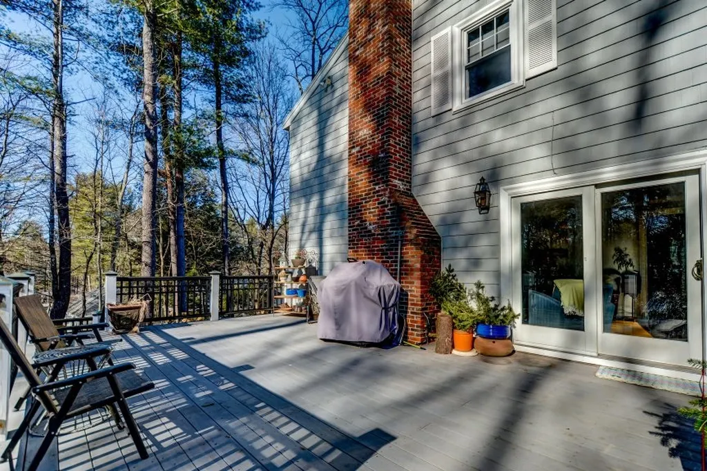10 Ffrost Drive Durham NH 03824