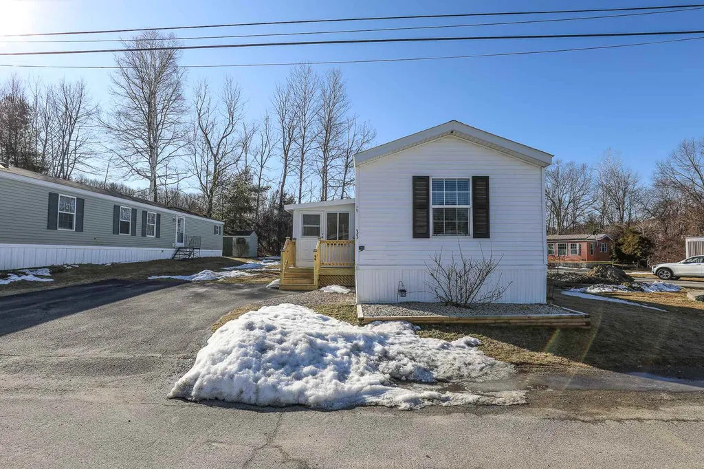 33 Colby Road Newmarket NH 03857