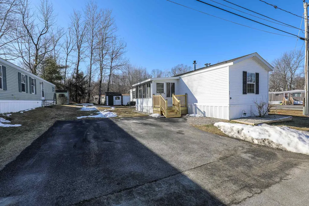 33 Colby Road Newmarket NH 03857
