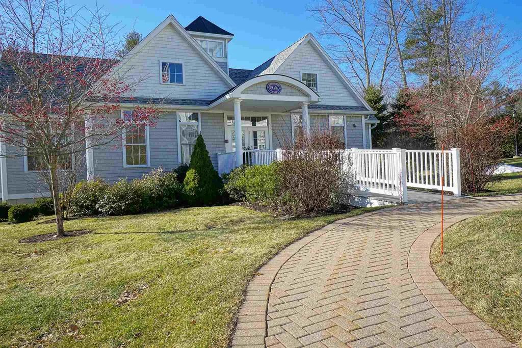 8 Sterling Hill Lane Exeter, NH