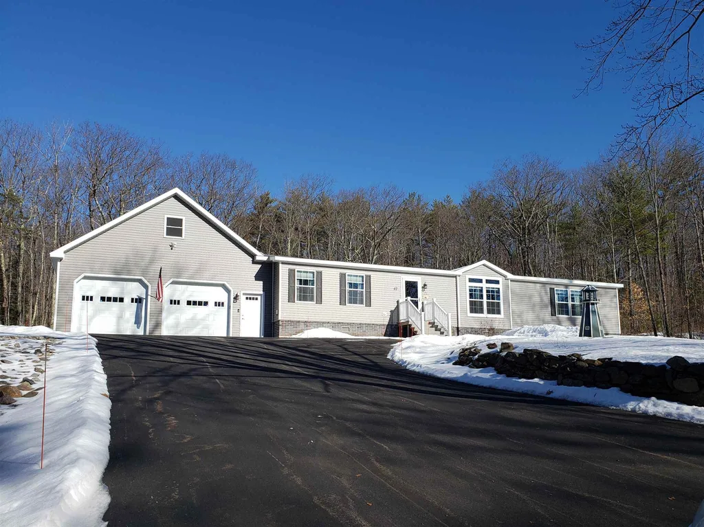 42 Bay Hill Road Northfield NH 03276
