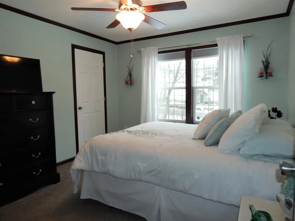 42 Bay Hill Road Northfield NH 03276