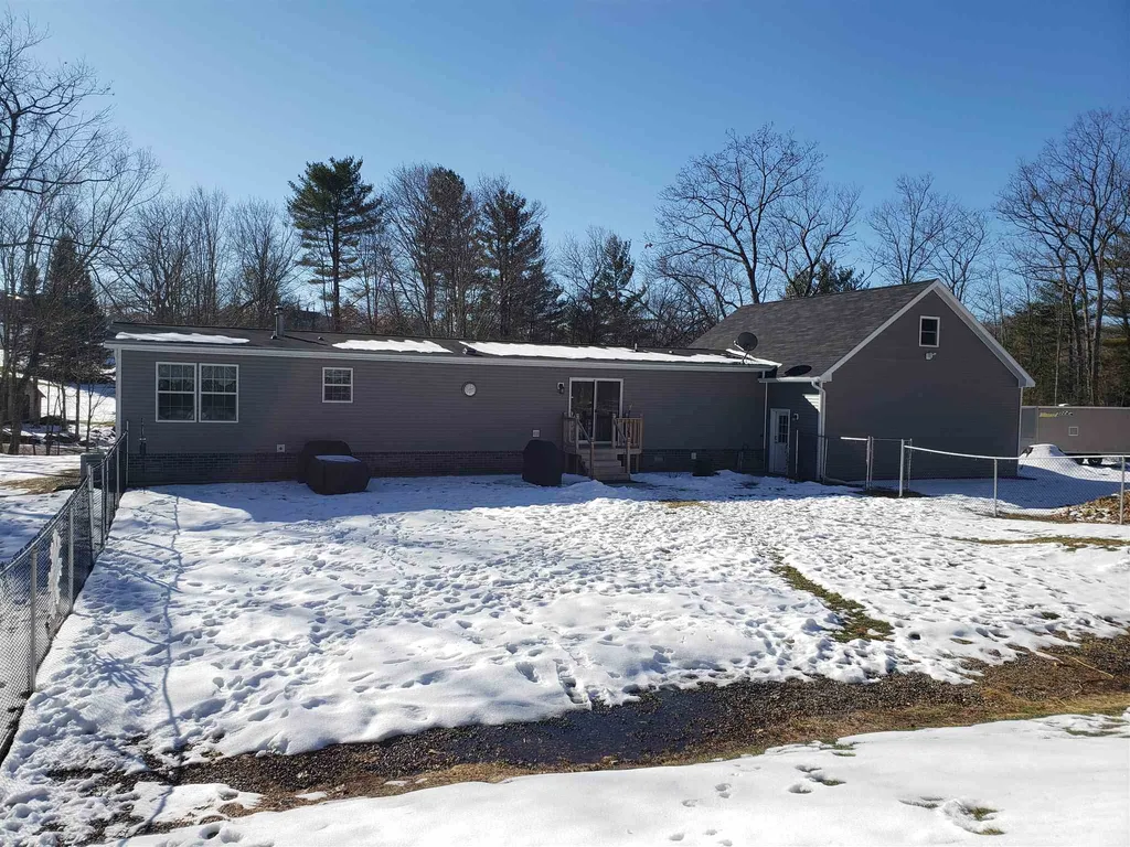 42 Bay Hill Road Northfield NH 03276