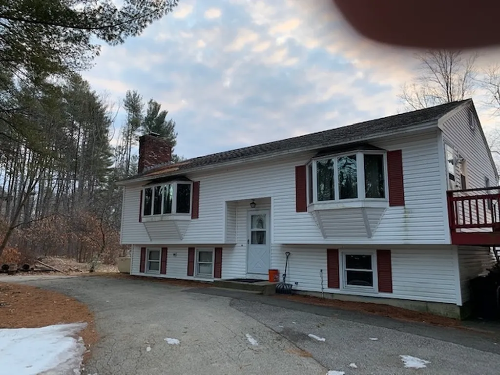 7 Nesenkeag Drive Litchfield NH 03052