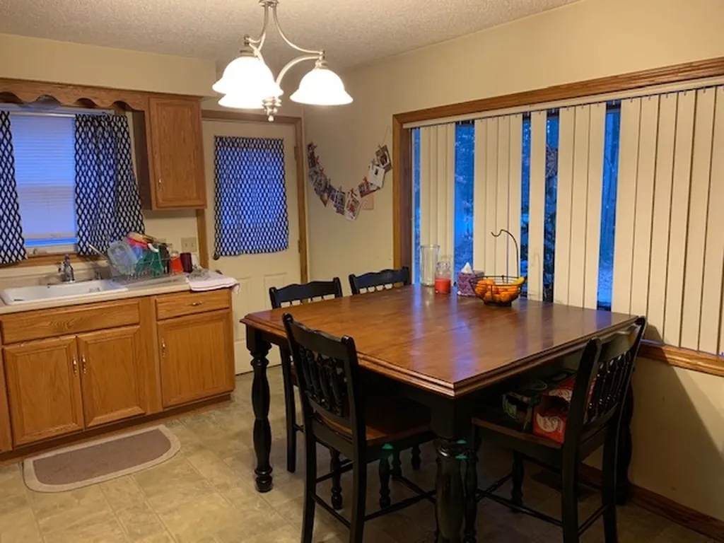7 Nesenkeag Drive Litchfield NH 03052