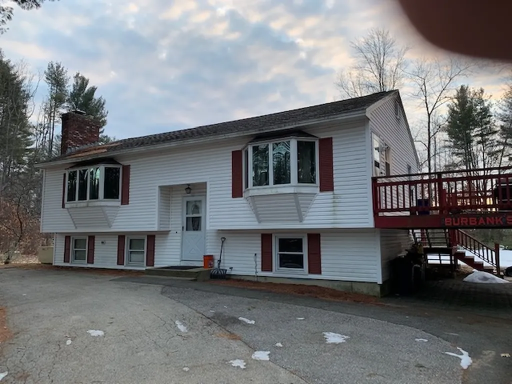 7 Nesenkeag Drive Litchfield NH 03052